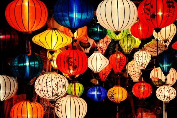 Den-long-la-mot-loai-do-choi-duoc-canh-bao-gay-nguy-hiem-cao