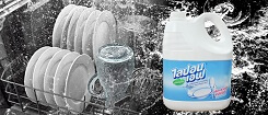 Hủy họa da tay vì nước rửa bát Lipon chứa đầy hóa chất