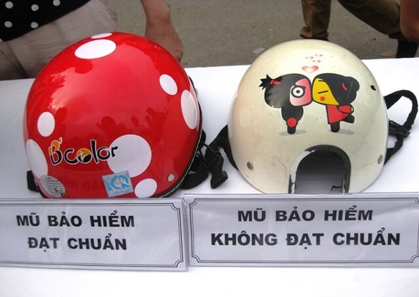 Phan-biet-mu-bao-hiem-dat-chuan-hay-khong-dat-chuan