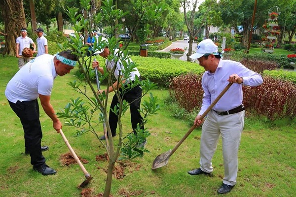 Thuc-hien-trong-cay-xanh