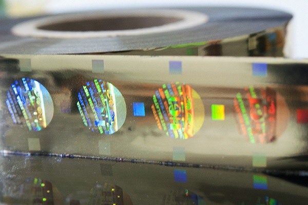 tem-hologram(1)