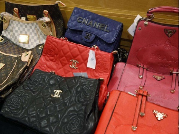 thi-truong-tui-xach-gia-mao-thuong-hieu-chanel thi-truong-tui-xach-gia-mao-thuong-hieu-chanel