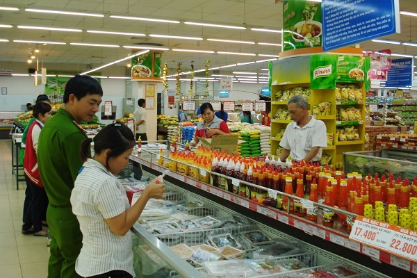 thuc-pham-ban-thuc-pham-khong-ro-nguon-goc-ngay-cang-nhieu